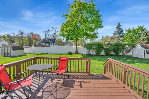 Exterior - 243 Shereen Ct, Schenectady, NY 12304 photo 4 of 9