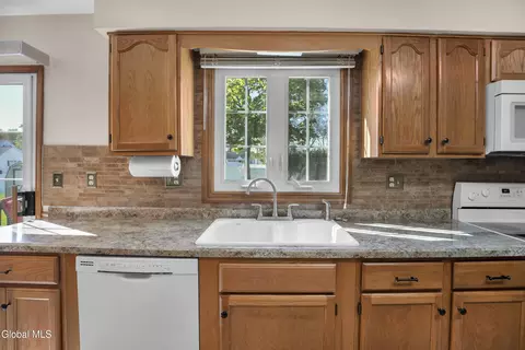 Kitchen - 243 Shereen Ct, Schenectady, NY 12304 photo 1 of 4