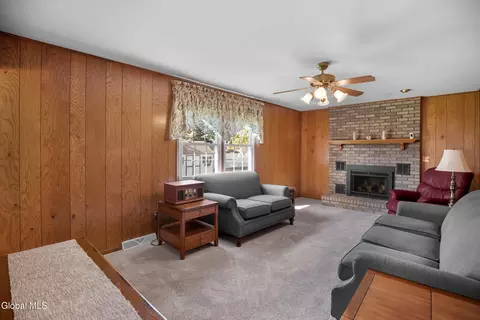 Living - 243 Shereen Ct, Schenectady, NY 12304 photo 3 of 4