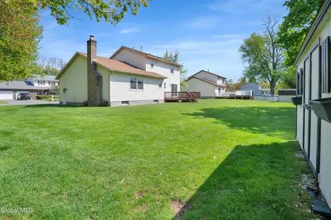 Exterior - 243 Shereen Ct, Schenectady, NY 12304 photo 7 of 9