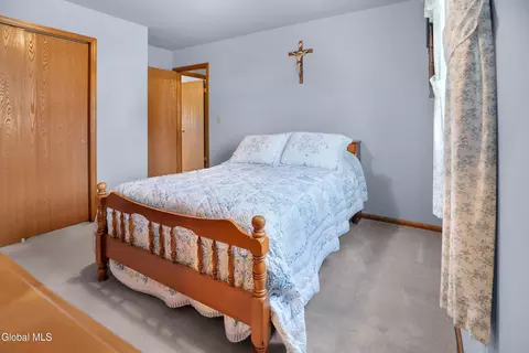 Bedroom - 243 Shereen Ct, Schenectady, NY 12304 photo 2 of 4
