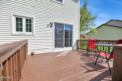 Exterior - 243 Shereen Ct, Schenectady, NY 12304 photo 3 of 9