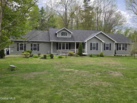 235 E Schaghticoke Rd, Schaghticoke, NY 12154