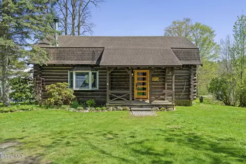 153 Bornt Rd, Broadalbin, NY 12025