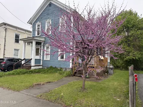 208 Maple St, Glens Falls, NY 12801