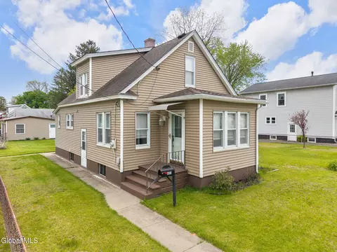 2501 1st Ave, Schenectady, NY 12303