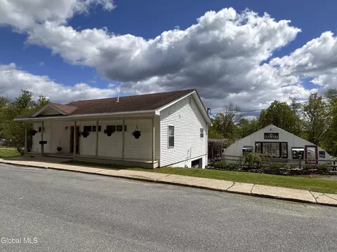 24 Mount Hope Ave, Ticonderoga, NY 12883
