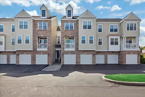 5203 Admirals Walk Dr, Cohoes, NY 12047
