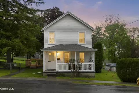 33 Harris Ave, Ravena, NY 12143