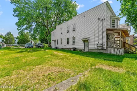 Exterior - 815 Davis Ter, Schenectady, NY 12303 photo 7 of 13