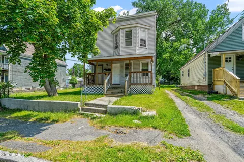 815 Davis Ter, Schenectady, NY 12303