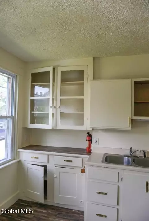 Kitchen - 815 Davis Ter, Schenectady, NY 12303 photo 5 of 5