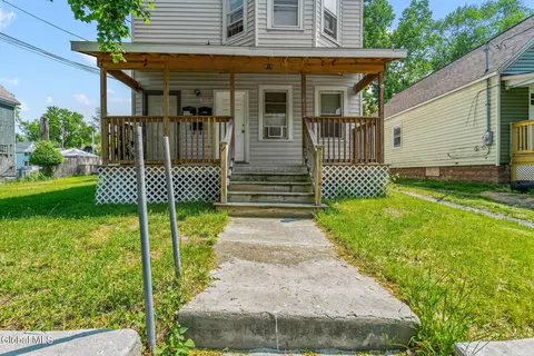 Exterior - 815 Davis Ter, Schenectady, NY 12303 photo 1 of 13