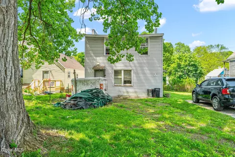 Exterior - 815 Davis Ter, Schenectady, NY 12303 photo 12 of 13