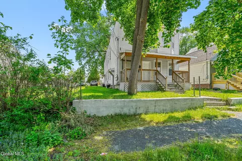 Exterior - 815 Davis Ter, Schenectady, NY 12303 photo 3 of 13