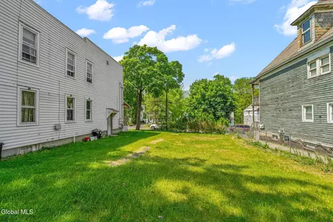 Exterior - 815 Davis Ter, Schenectady, NY 12303 photo 9 of 13