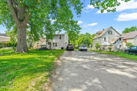 Exterior - 815 Davis Ter, Schenectady, NY 12303 photo 11 of 13