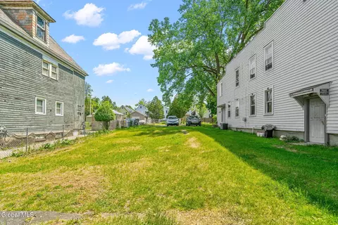 Exterior - 815 Davis Ter, Schenectady, NY 12303 photo 6 of 13