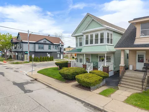 302-304 Michigan Ave, Schenectady, NY 12303