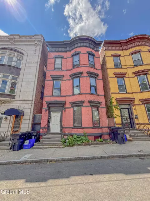 2425 5th Ave, Troy, NY 12180