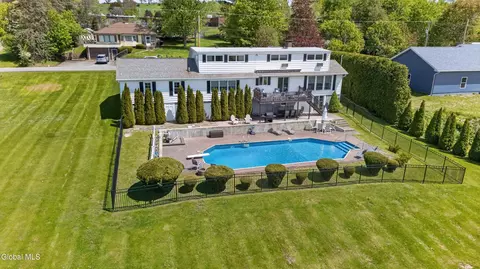 116 E Skyline Dr, Palatine Bridge, NY 13428