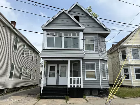 1017 Chrisler Ave, Schenectady, NY 12303