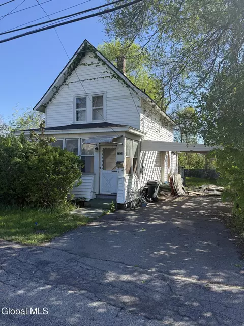 1339 Bradford St, Schenectady, NY 12306