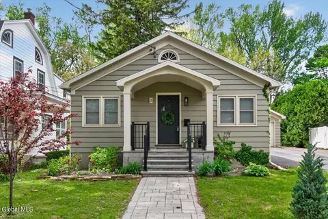 11 Norwood Ave, Albany, NY 12208