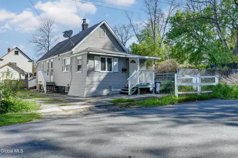 Exterior - 1617 7th Ave, Schenectady, NY 12303 photo 1 of 1