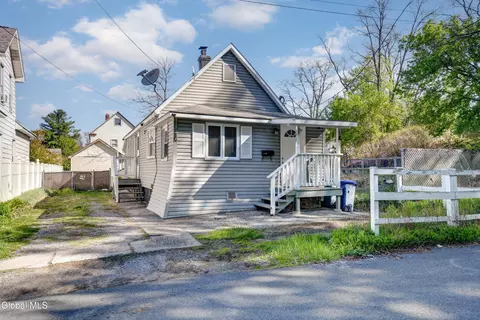 1617 7th Ave, Schenectady, NY 12303