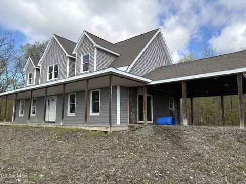 4454 N Main St, Port Henry, NY 12974