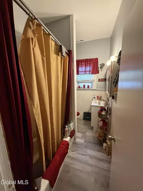 Bath - 27 Catherine St, Schenectady, NY 12307 photo 2 of 2