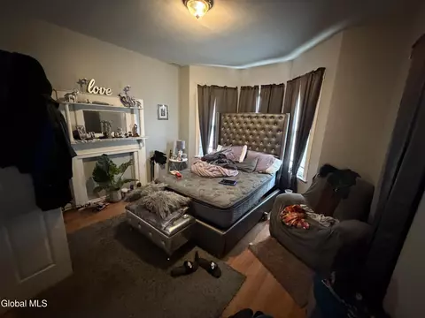 Bedroom - 27 Catherine St, Schenectady, NY 12307 photo 3 of 3