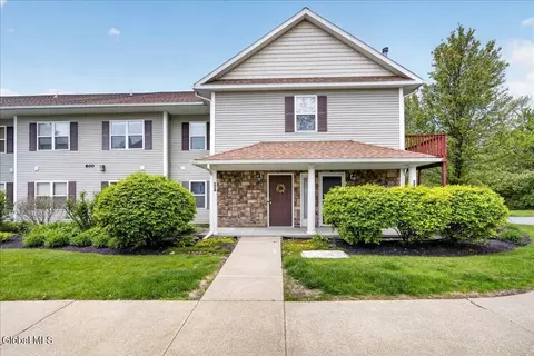 1200 Hillside Ave #607, Schenectady, NY 12309