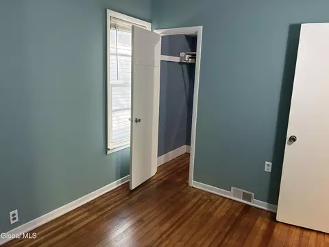 Bedroom - 123 Lomasney Ave, Schenectady, NY 12308 photo 4 of 5
