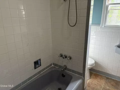 Bath - 123 Lomasney Ave, Schenectady, NY 12308 photo 2 of 2