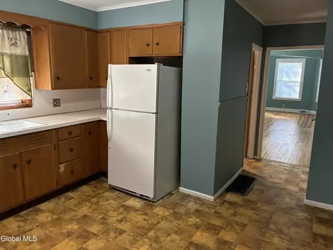 Entry Way - 123 Lomasney Ave, Schenectady, NY 12308 photo 1 of 2