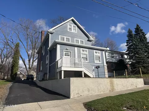 2208 12th St, Troy, NY 12180