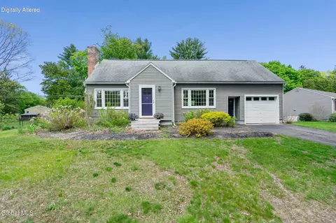 14 Wheeler Dr, Ballston Lake, NY 12019
