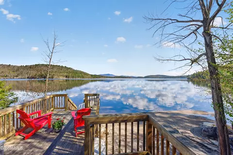 55 Lakeview Dr, Adirondack, NY 12808