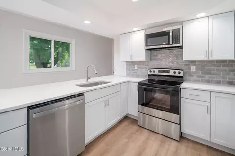 Kitchen - 35 Albion St, Schenectady, NY 12302 photo 2 of 4