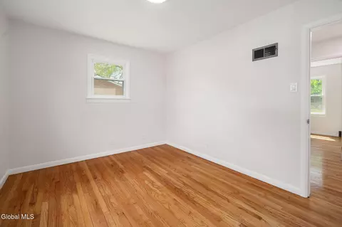 Bedroom - 35 Albion St, Schenectady, NY 12302 photo 4 of 11