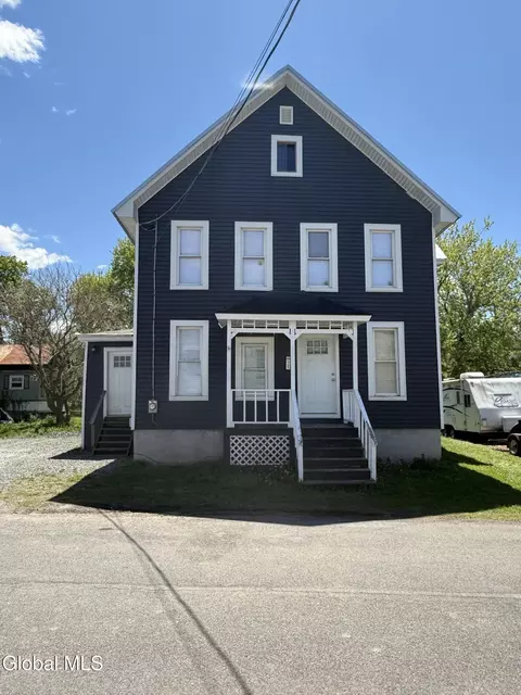 25 Broad St, Fultonville, NY 12072