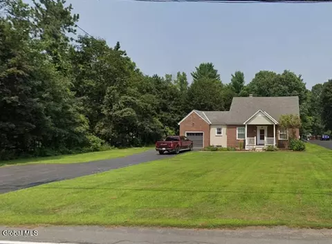 66 Maple Rd, Voorheesville, NY 12186