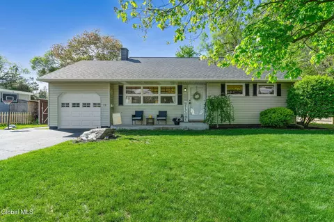 33 Terry Ave, Schenectady, NY 12303