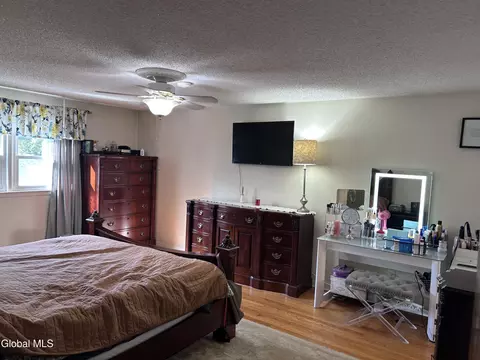 Bedroom - 2321 Central Pkwy, Schenectady, NY 12309 photo 8 of 10