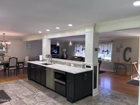 Kitchen - 2321 Central Pkwy, Schenectady, NY 12309 photo 5 of 15