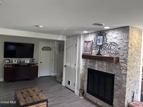 Living - 2321 Central Pkwy, Schenectady, NY 12309 photo 3 of 7