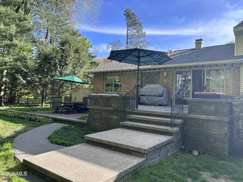 Exterior - 2321 Central Pkwy, Schenectady, NY 12309 photo 8 of 10