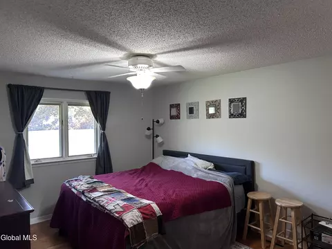 Bedroom - 2321 Central Pkwy, Schenectady, NY 12309 photo 4 of 10